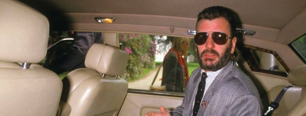 Les Beatles ont rendu Ringo Starr si riche qu'il pouvait se permettre d'avoir une théorie folle sur son argent.