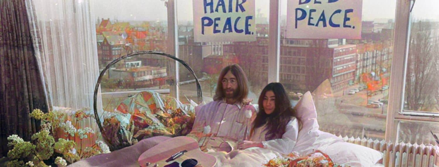 John Lennon a déclaré que la presse s'est amusée à écrire des "bêtises" sur Yoko Ono.