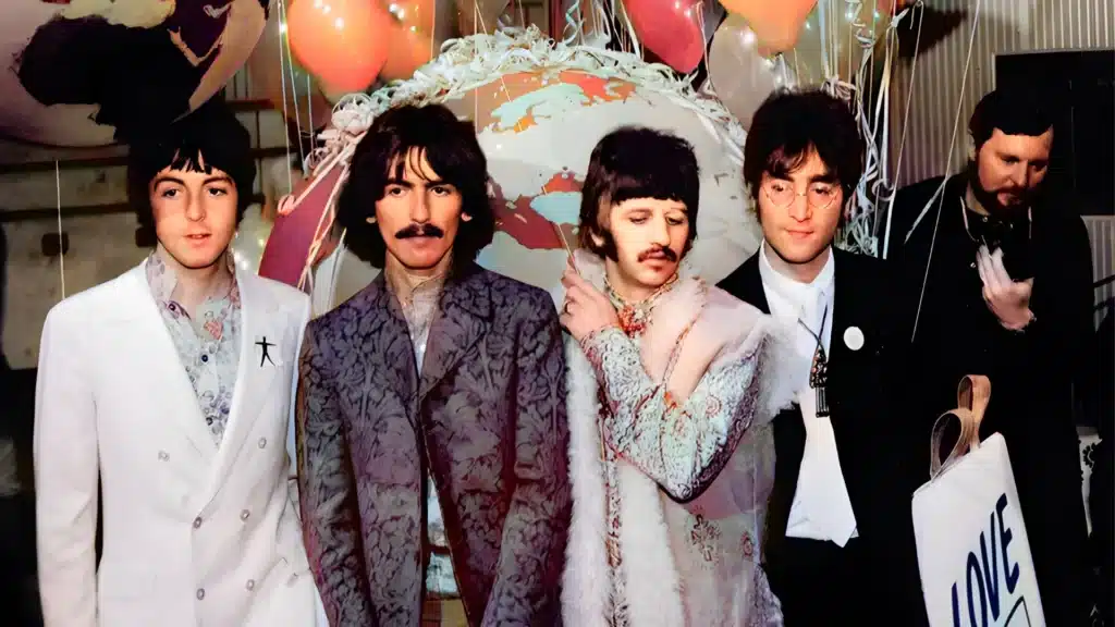 Mick Jagger détaille les "frictions" entre les Beatles et les Rolling Stones : "Beaucoup de rivalité".
