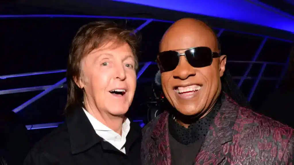 Ce jour-là, Paul McCartney et Stevie Wonder ont finalement enregistré "Ebony and Ivory".