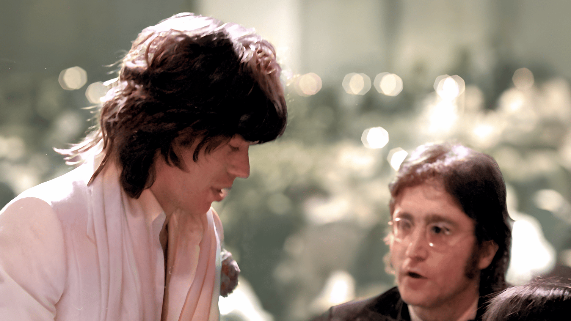 John Lennon a aimé la chanson " Honky Tonk Women " des Rolling Stones, mais a qualifié le groupe de " bidon ".
