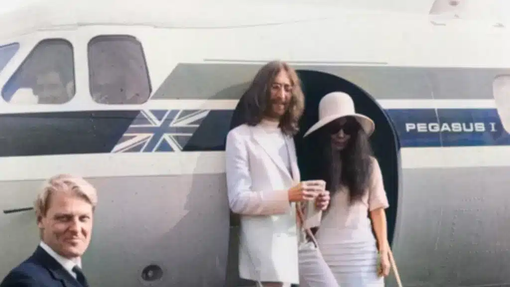 Yoko Ono : sa robe de mariée courte et non conventionnelle a toujours été un symbole de liberté