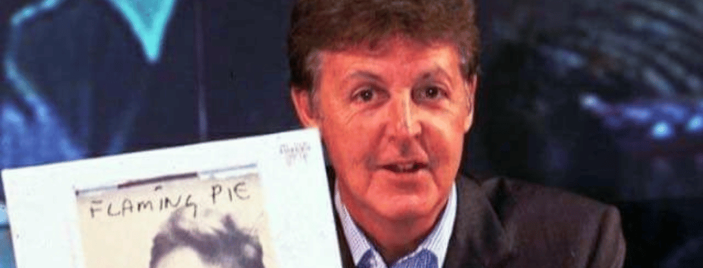 Paul McCartney a déclaré que les paroles d'un morceau de "Flaming Pie" ressemblent à celles de la chanson des Beatles "It Won't Be Long".