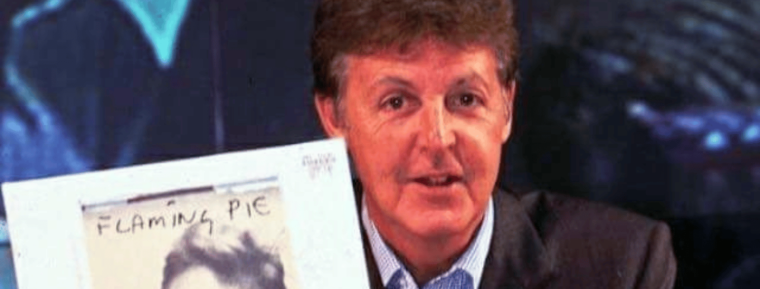 Paul McCartney a déclaré que les paroles d'un morceau de "Flaming Pie" ressemblent à celles de la chanson des Beatles "It Won't Be Long".