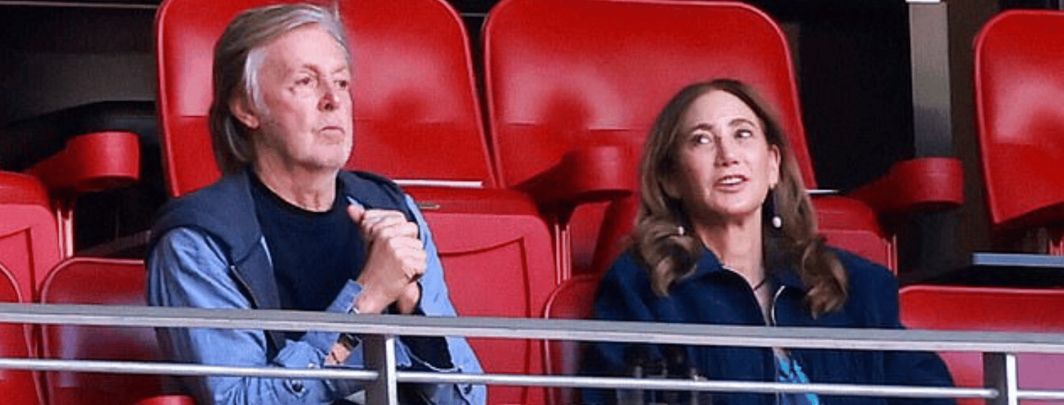 Paul McCartney assiste à la finale du SuperBowl