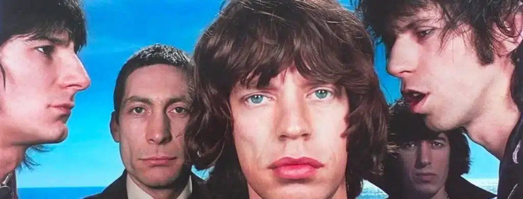 George Harrison a déclaré avoir inspiré les Rolling Stones pour leur chanson "Paint It Black".