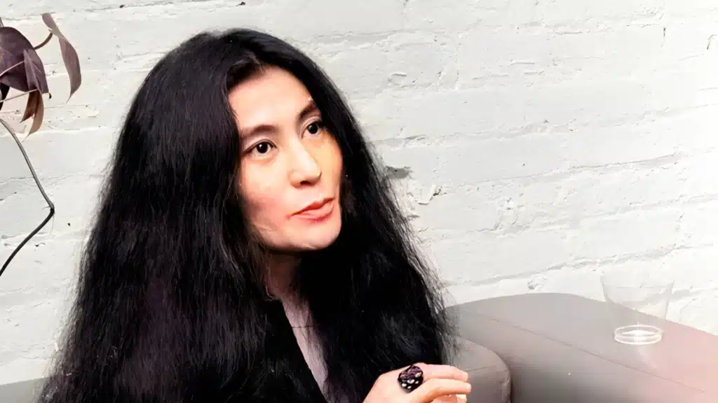 Une chanson de Yoko Ono contient un effet sonore qu'elle pensait controversé.