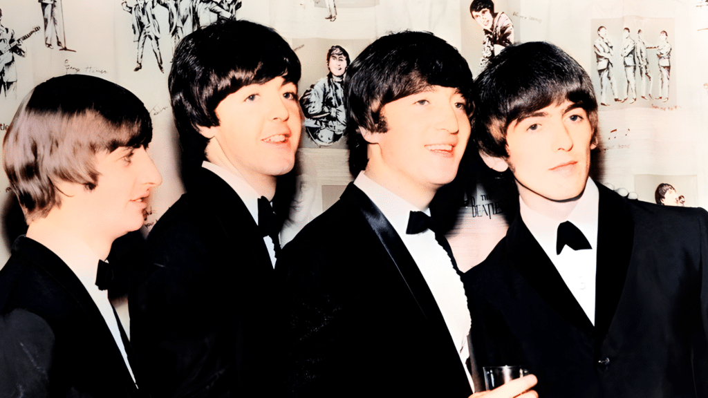 George Harrison est le seul Beatle à être resté assis pendant "A Hard Day's Night".