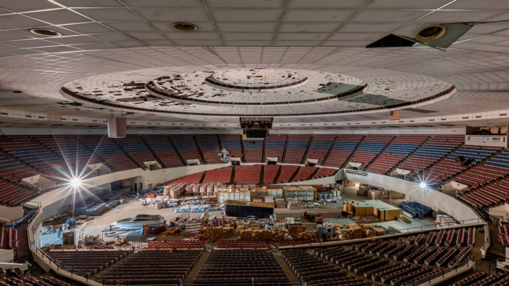 Le Mid-South Coliseum de Memphis où les Beatles se sont produits promis à la démolition....