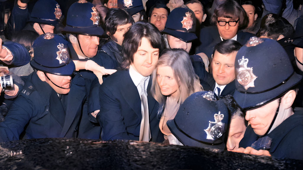Paul McCartney a épousé Linda Eastman au Marylebone Register Office le 12 mars 1969.