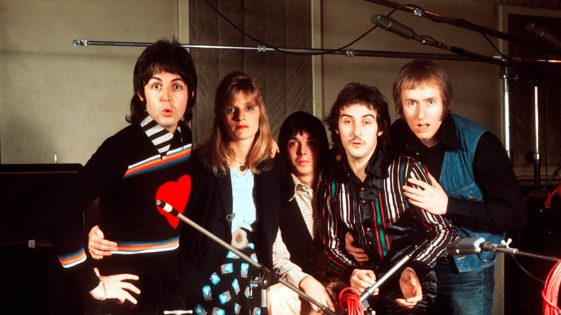 Paul McCartney n'interprète pas toujours le deuxième couplet ou ce qu'il appelle l'adieu à la mafia de Richard Nixon dans "Junior's Farm".