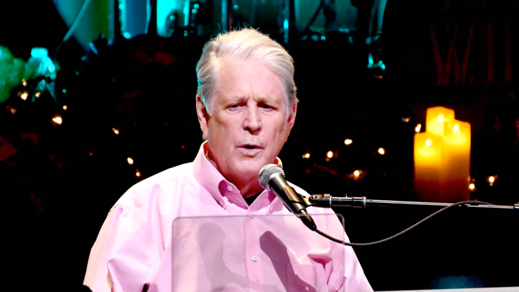 Brian Wilson des Beach Boys avec l'album Rubber Soul des Beatles