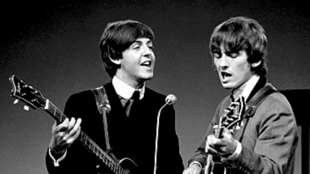 Paul McCartney et George Harrison des Beatles