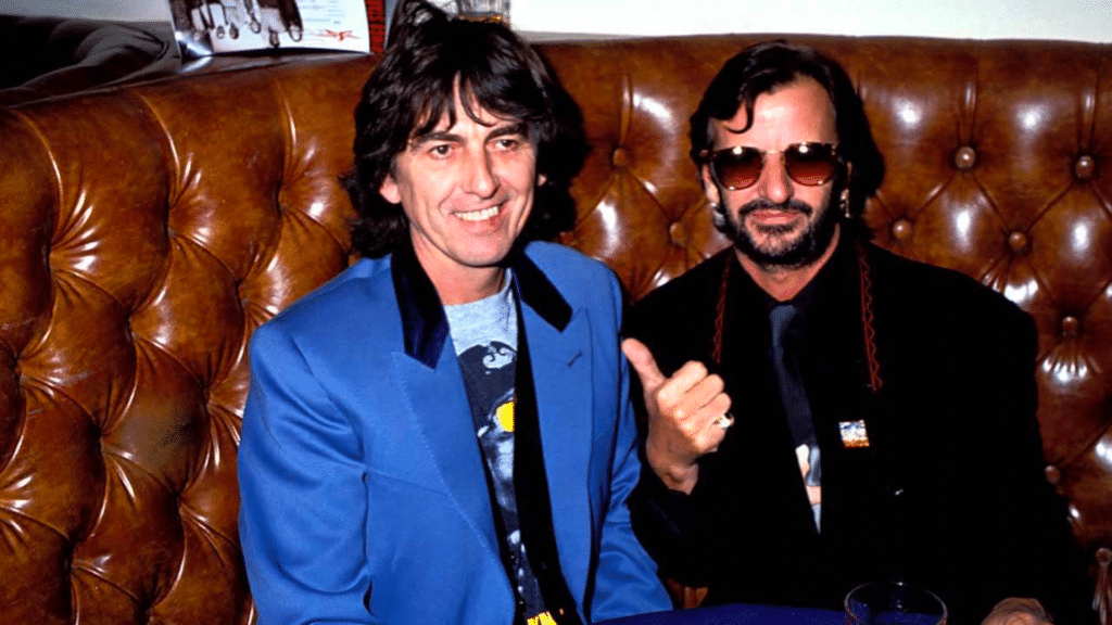 George Harrison et Ringo Starr lors d'une collaboration musicale