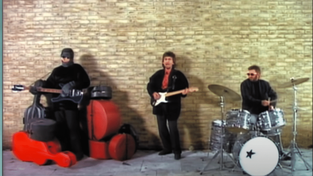 Ringo Starr et George Harrison travaillant sur la chanson When We Was Fab