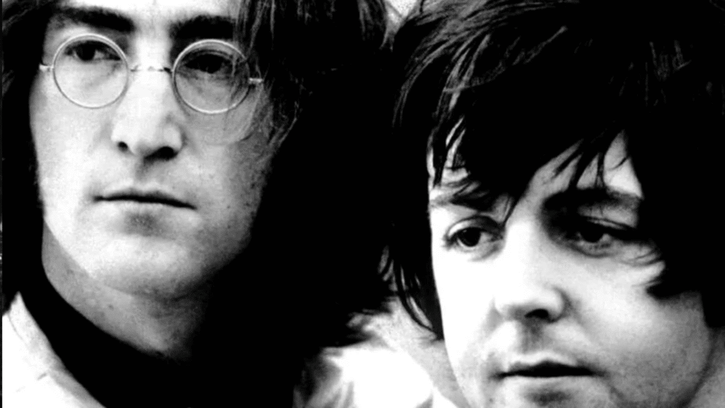 Paul McCartney rendant hommage à John Lennon avec l'album Flaming Pie