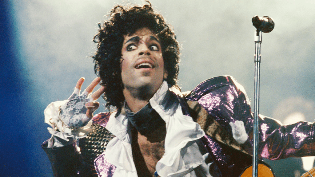 Prince et les Beatles : Découverte tardive et influence sur l'album "Around the World in a Day"