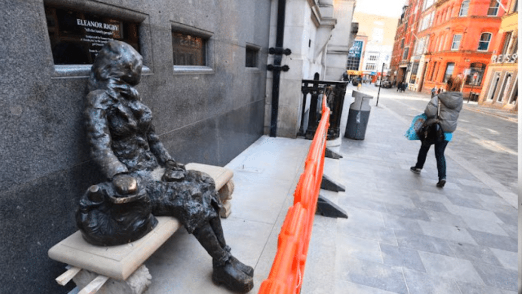 Statue d'Eleanor Rigby réinstallée sur Stanley Street