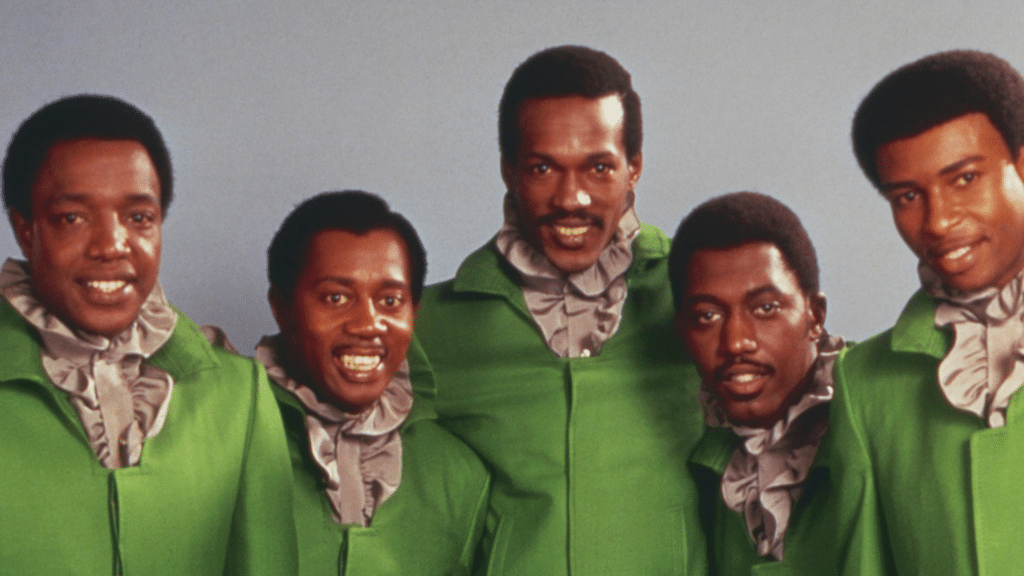 Les Temptations lors de leur performance au Ed Sullivan Show en 1971