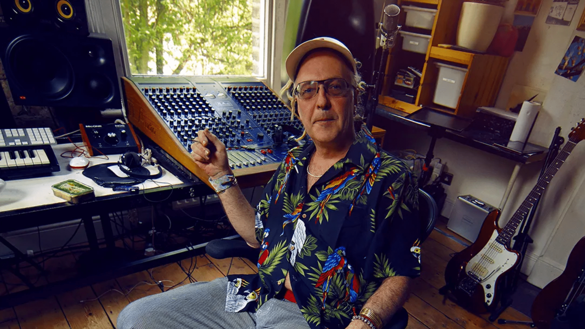 Youth et Paul McCartney en studio travaillant sur le projet The Fireman