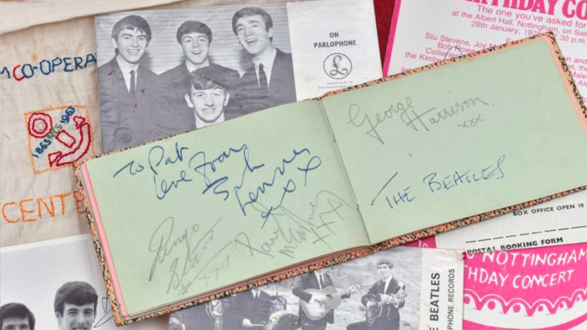 Deux collections d'autographes des Beatles mises aux enchères