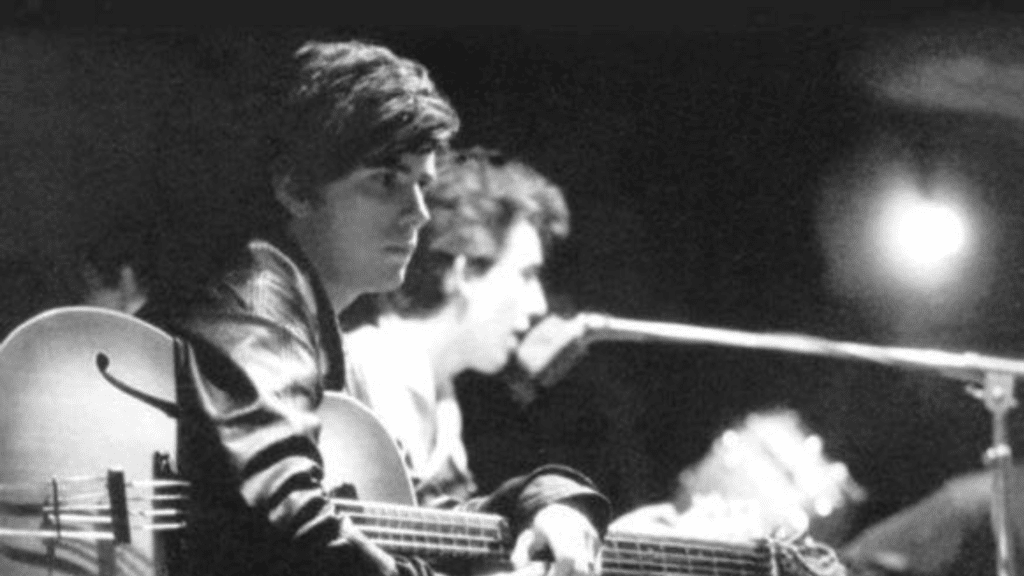 Stuart Sutcliffe, le cinquième Beatle, avec Paul McCartney et George Harrison