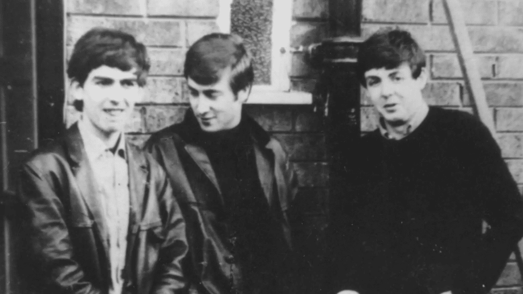 Les Beatles aux premiers concerts, danger et succès