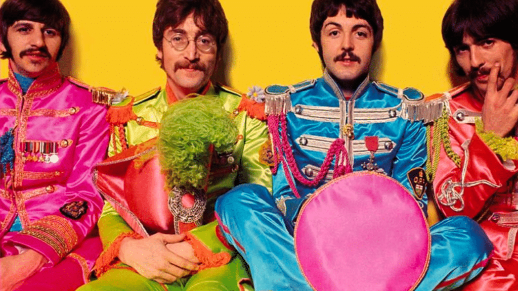 Les 5 Beatles sur la pochette de Sgt. Pepper