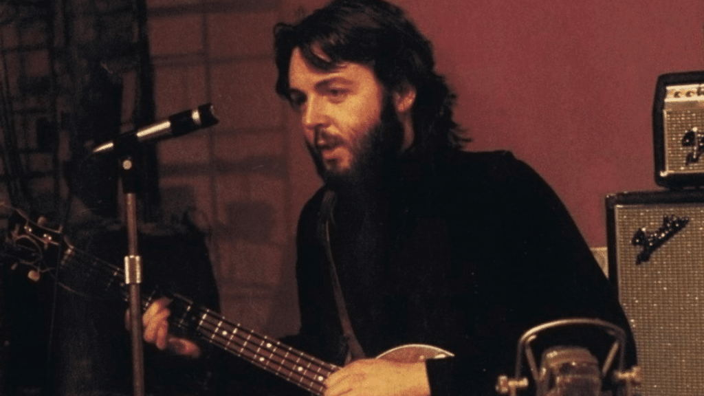 Paul McCartney chantant "Let It Be"