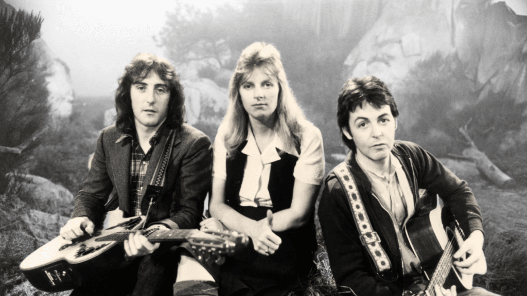 Denny Laine et Paul McCartney en studio pour l'album "Band on the Run"