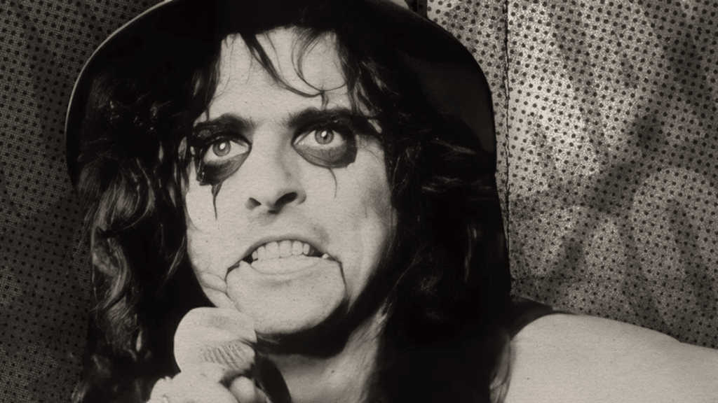 Alice Cooper révèle son album favori des Beatles : l'inspiration d'ailleurs
