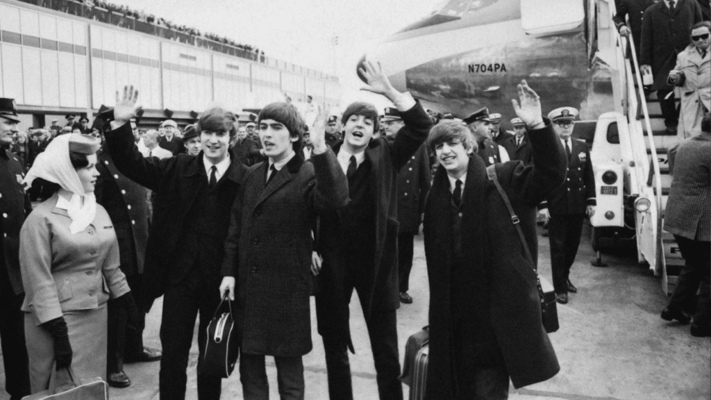 Le pari perdu de John Lennon, Ringo Starr et George Harrison : Le succès inattendu des Beatles aux États-Unis