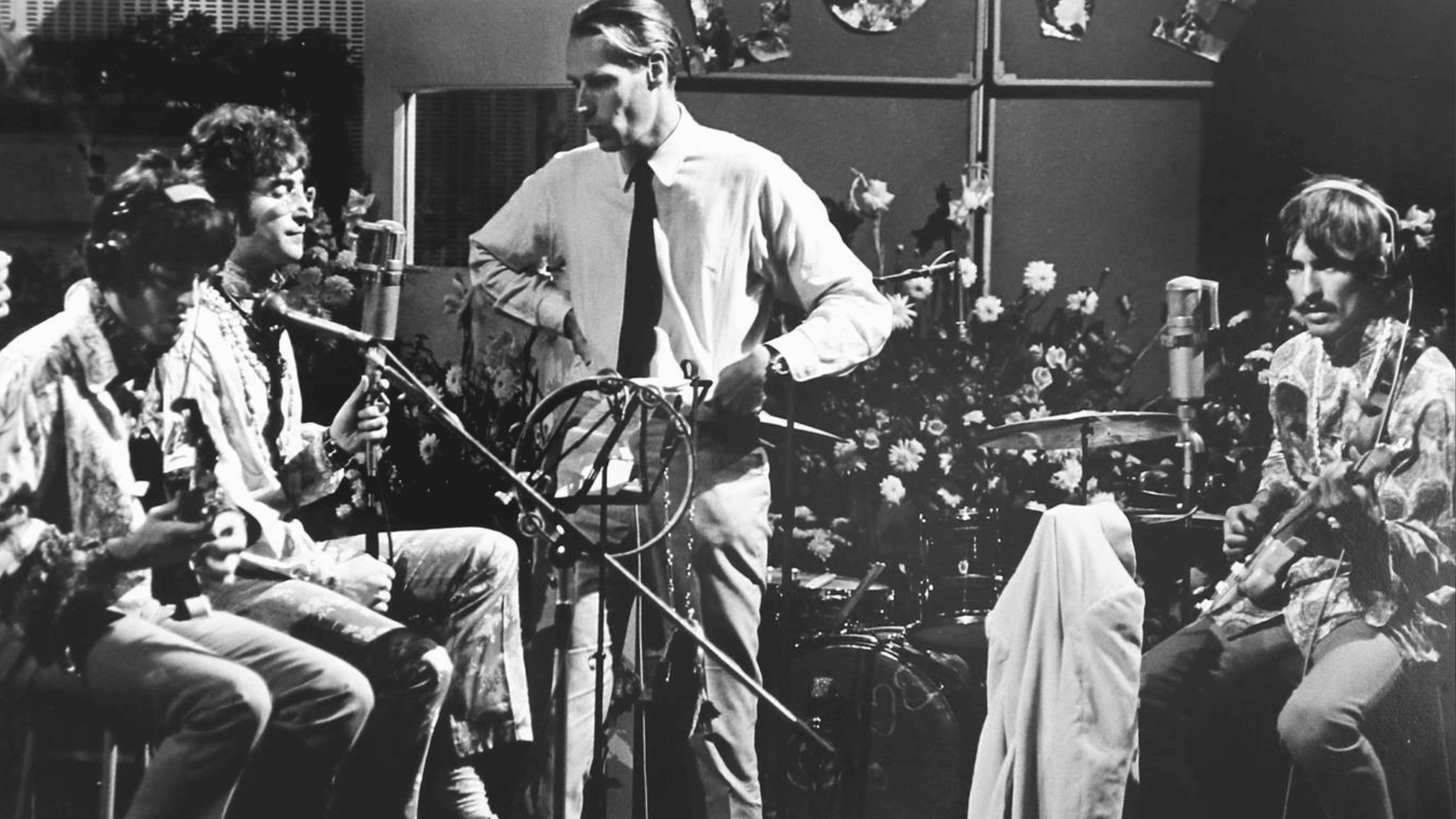 La Genèse de 'Strawberry Fields Forever' : L'exploit de George Martin et des Beatles