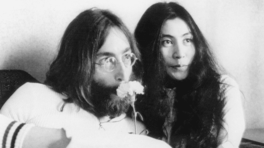 John Lennon & Yoko Ono : L'histoire inattendue de la naissance de leur fils