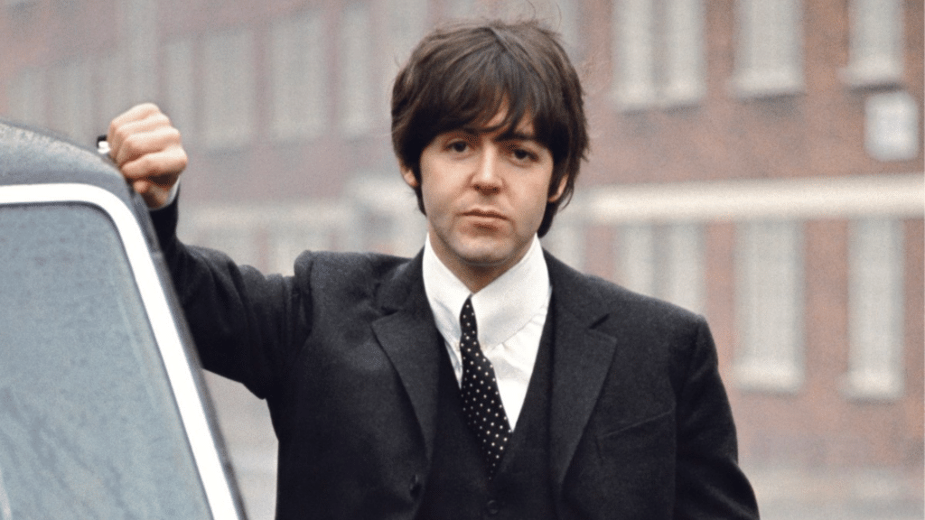 Paul McCartney révèle l'expérience d'un éveil sexuel lors de la Beatlemania dans son nouveau livre
