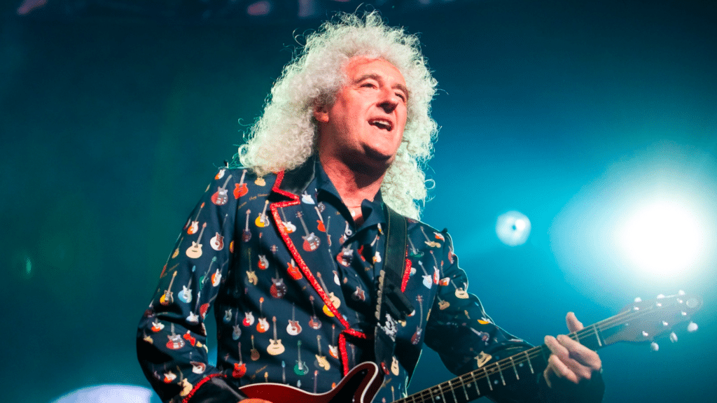 Pourquoi les Parents de Brian May Interdisaient-ils à leur Fils de Voir les Beatles en Concert ?