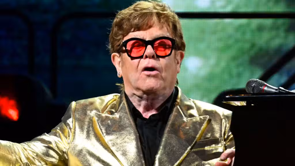 La relation complexe entre Elton John et George Harrison, le 'sage des Beatles'