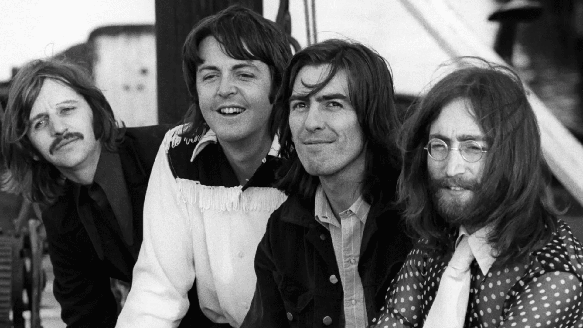 Insécurité de John Lennon: Pourquoi il Préférait le Crédit d'Écriture Lennon-McCartney