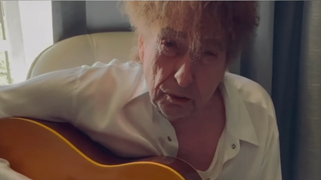 "L'influence inattendue : Bob Dylan, John Lennon et la similitude entre 'Revolution' et 'Doo Unto Others'