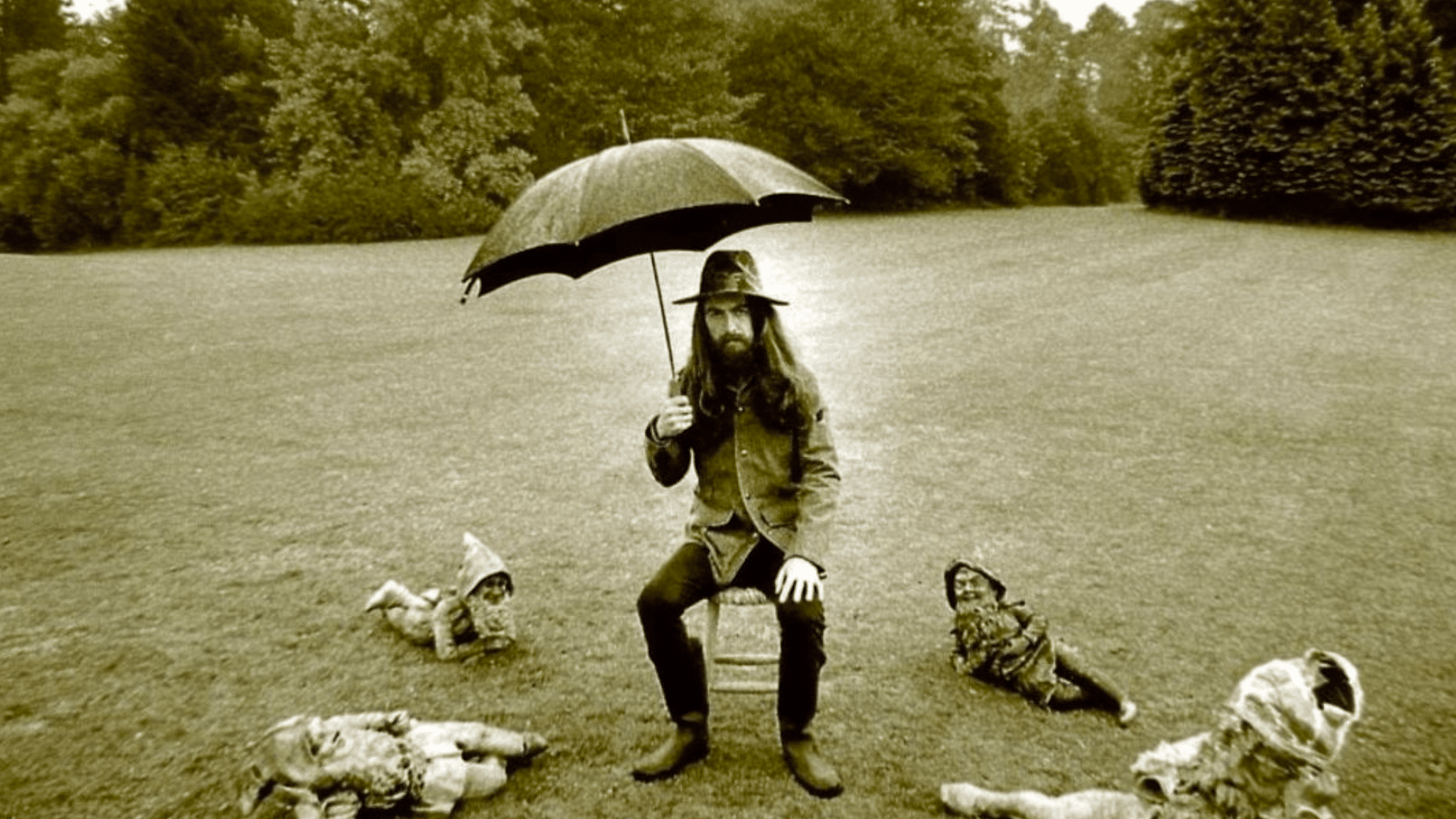 George Harrison a écrit 1 chanson "All Things Must Pass" parce que Yoko Ono n'arrêtait pas de crier