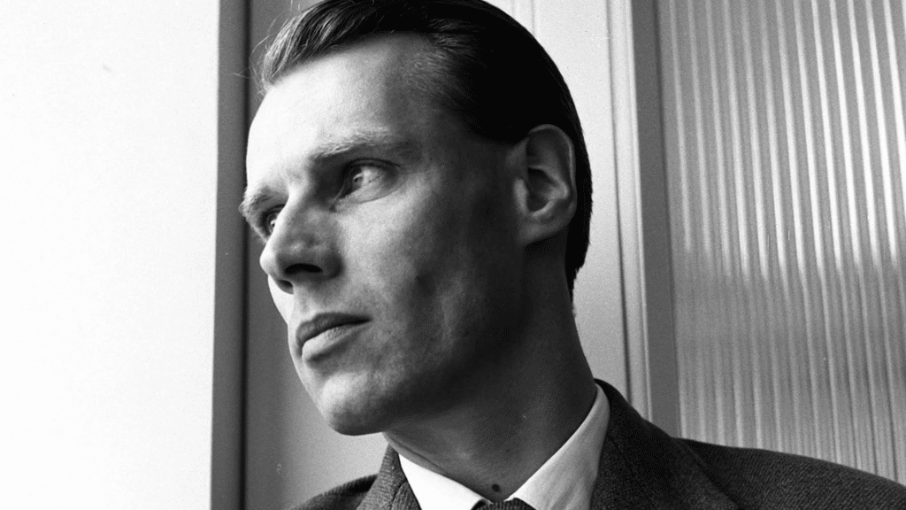 George Martin a déclaré que "Please Please Me" des Beatles était un "chant" au départ