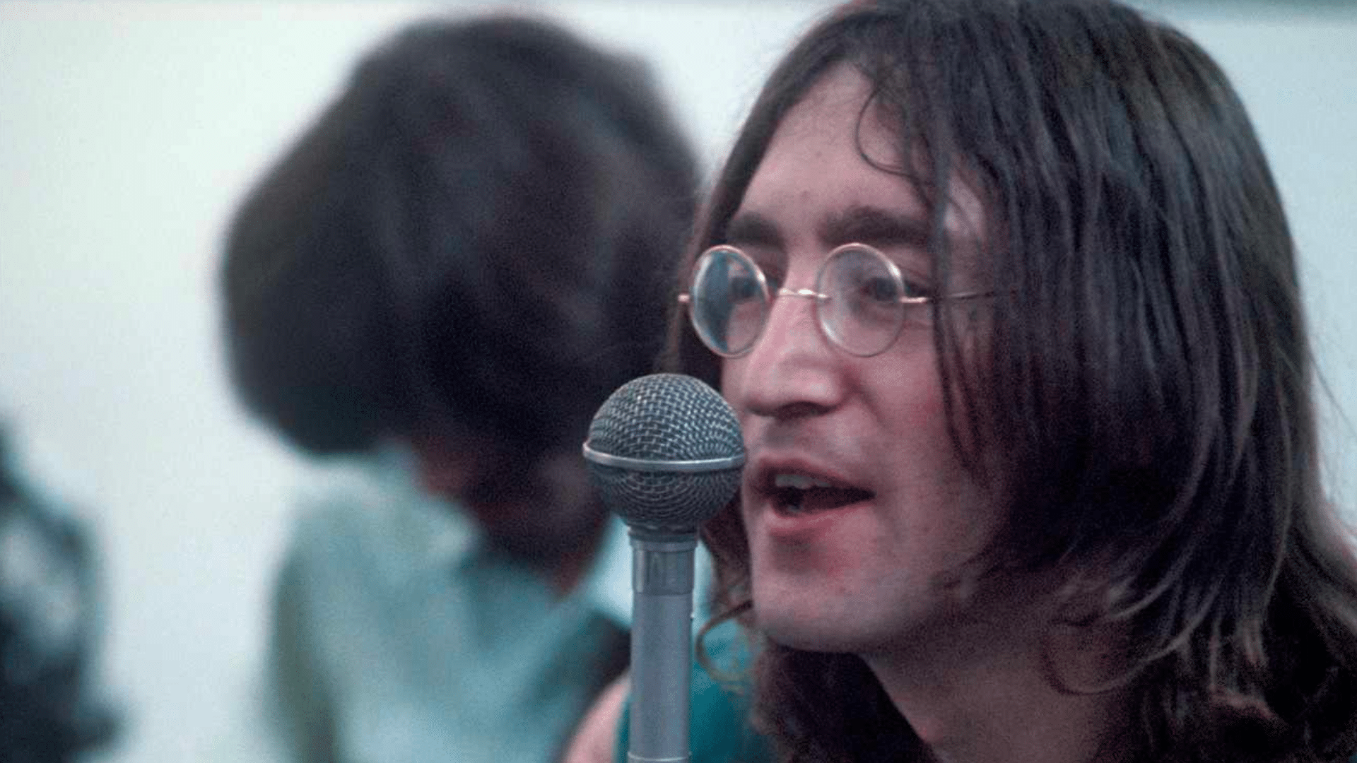 John Lennon était très frustré par les Beatles, décriant ses coéquipiers et les albums qu'ils produisaient ensemble.