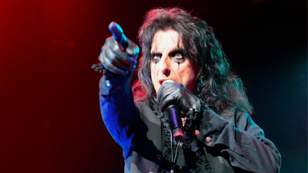 John Lennon pense que Paul McCartney aurait pu faire une meilleure version d'une chanson d'Alice Cooper