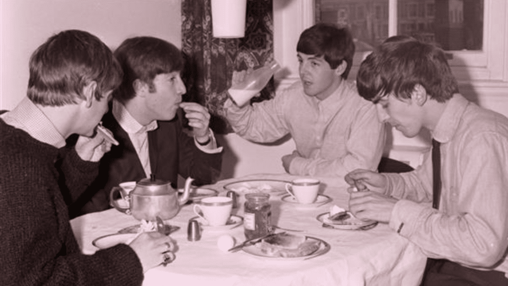 La chanson des Beatles que John Lennon a qualifiée de "fabriquée".