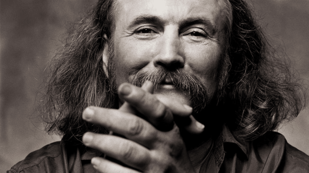 David Crosby a assisté de ses propres yeux à l'ascension des Beatles, dont l'évolution a émerveillé le regretté auteur-compositeur-interprète.