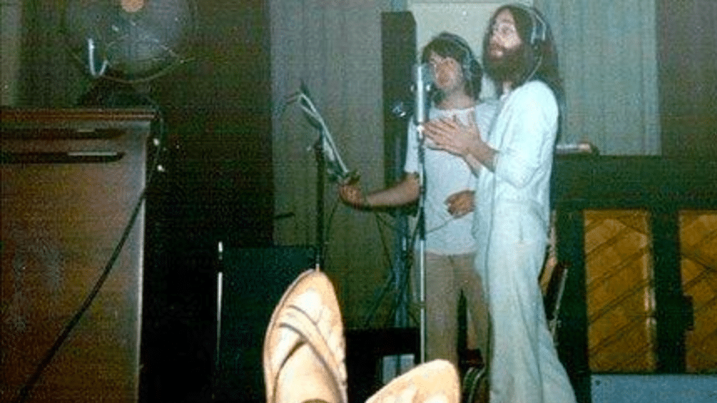La chanson des Beatles qui a vu John Lennon critiquer la voix de Paul McCartney : "Il aurait dû me laisser la chanter"