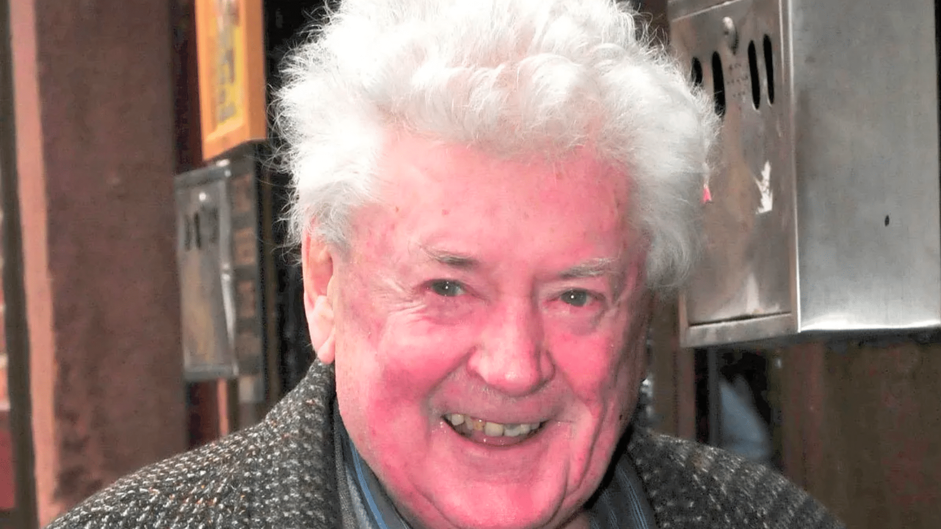 Avant Epstein, il y avait Allan Williams, qui a aidé les Beatles à obtenir une résidence à Hambourg. Les Beatles n'étaient cependant pas son premier choix pour l'Allemagne. John
