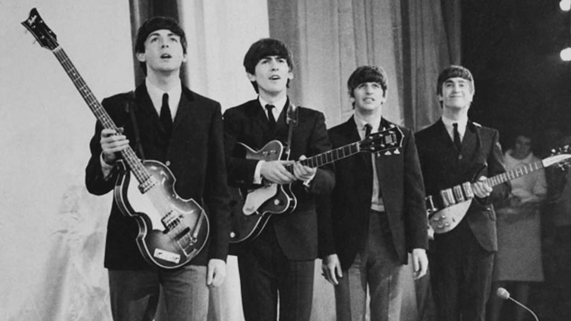 Le producteur George Martin détestait la chanson "Love Me Do" des Beatles.