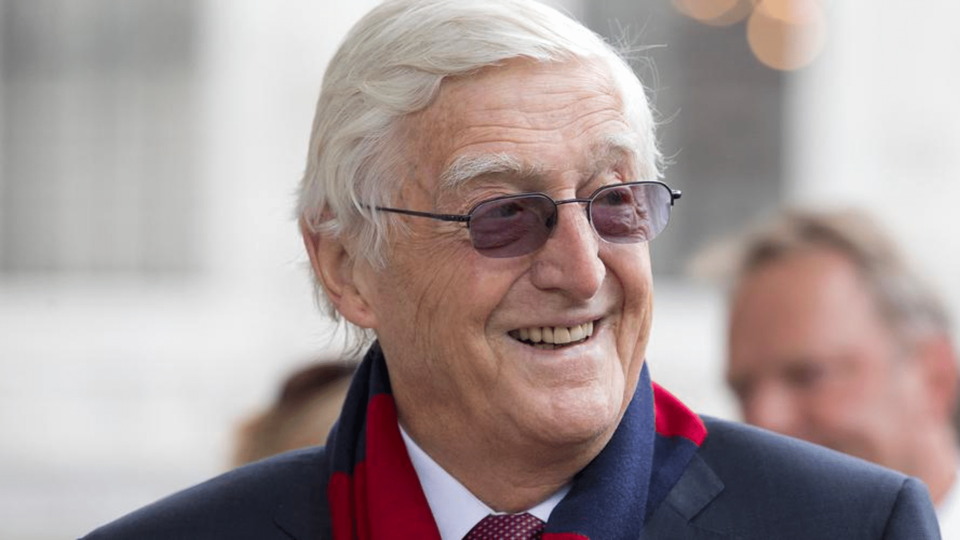 Paul McCartney, le chanteur des Beatles, s'est rendu sur les réseaux sociaux pour rendre un hommage émouvant au légendaire animateur Michael Parkinson.