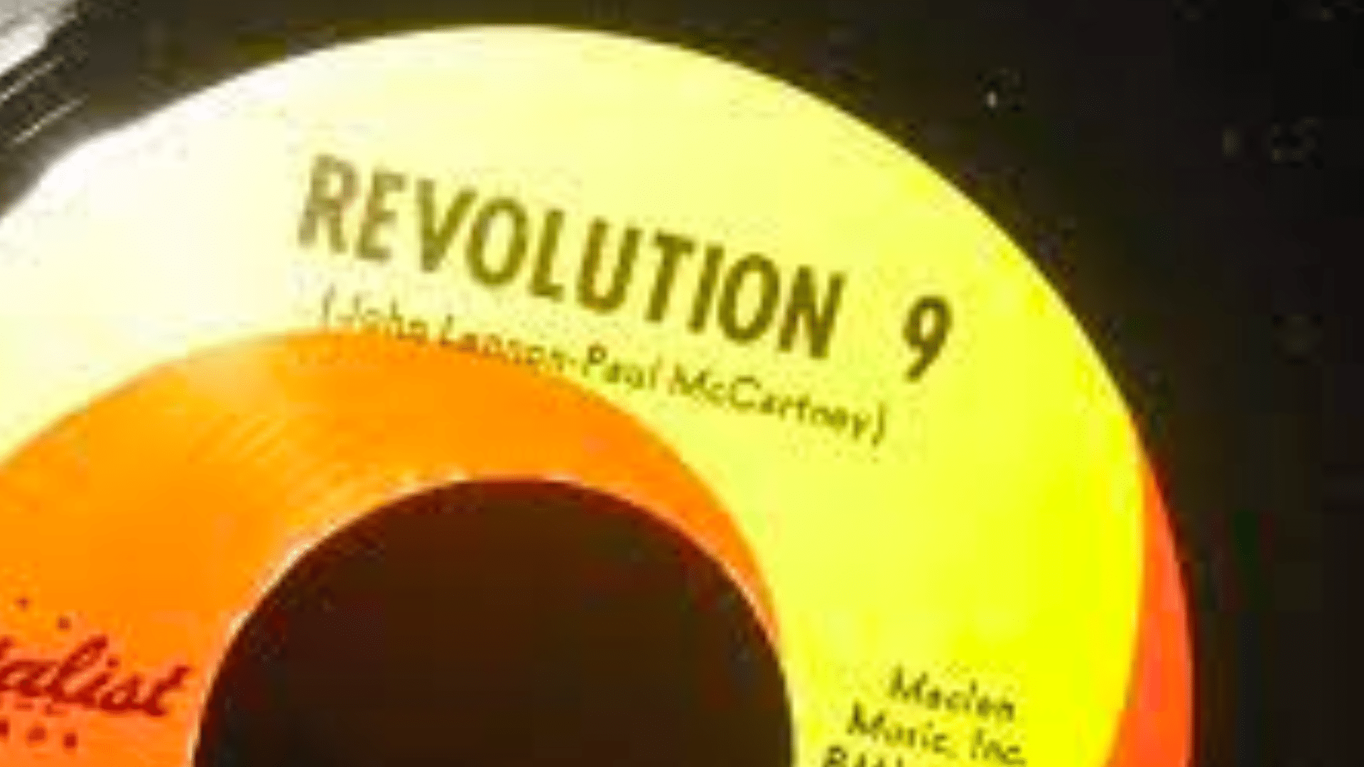 John Lennon voulait que la chanson "Revolution 9" des Beatles devienne une face B. Les autres membres des Fab Four avaient une opinion différente.